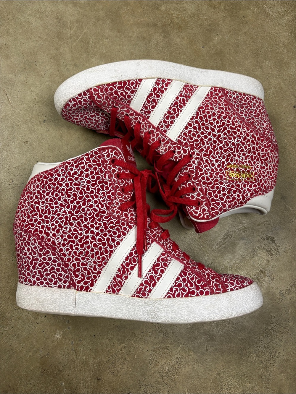 adidas Women’s Horse Shoe Pattern Basket Profi High-Top Sneakers | Size 9